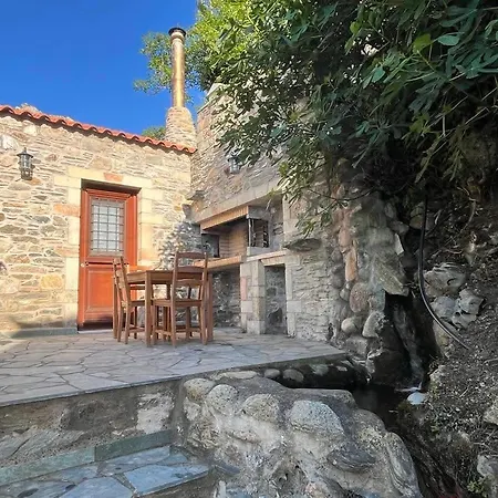 Paradisi Village * Neápolis